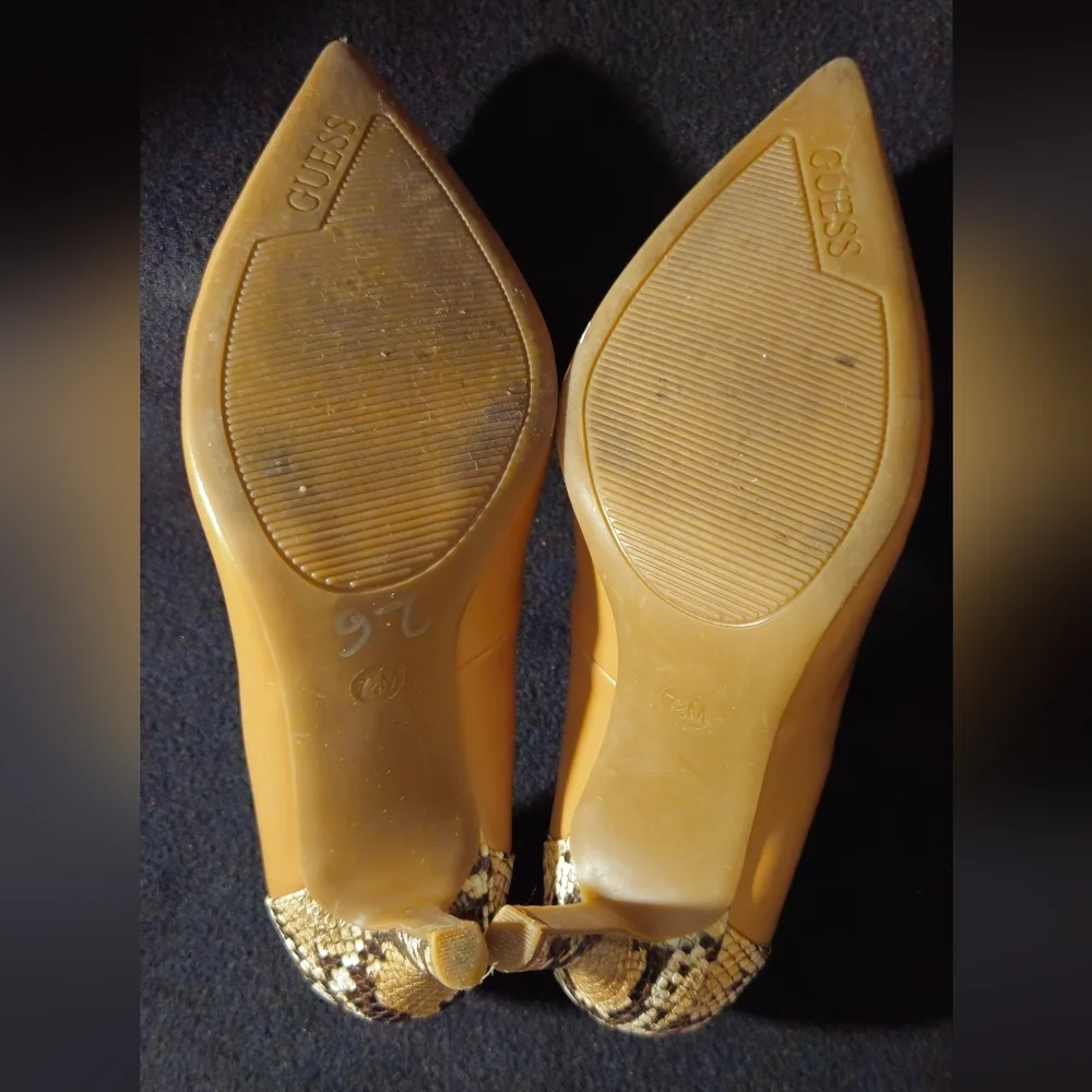 Guess women tan